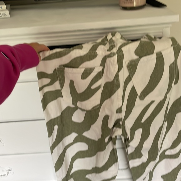 Patterned Jeans - Picture 3 of 3